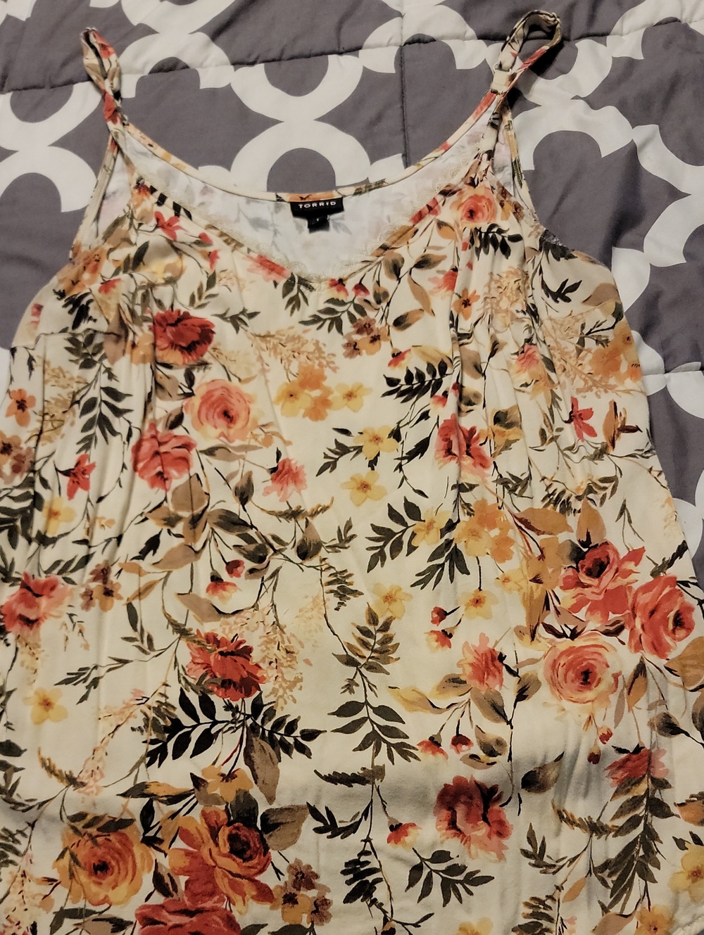 torrid Size 1 Cream Floral Spaghetti Strap Cami w/ Rose & Yellow Bloom Plus Size